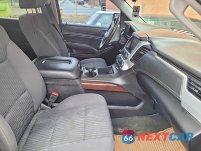 Piąte zdjęcie samochodu w środku: 2017 GMC YUKON XL K1500 SLE VIN:1GKS2FKC3HR139094 - miniatura