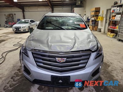 Piąte zdjęcie samochodu w środku: 2017 CADILLAC XT5 VIN:1GYKNARS5HZ211734 - miniatura