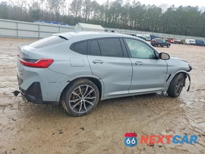 Trzecie zdjęcie samochodu z tyłu: 2024 BMW X4 VIN:5UX33DT00R9U45028 - miniatura