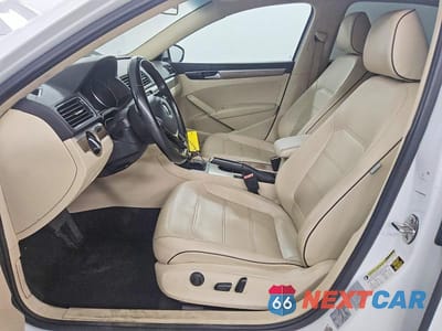 Zdjęcie 7 z 12 samochodu: 2016 VOLKSWAGEN PASSAT SE VIN:1VWBT7A38GC010945 - miniatura