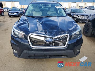 Piąte zdjęcie samochodu w środku: 2021 SUBARU FORESTER PREMIUM VIN:JF2SKAJC2MH515222 - miniatura