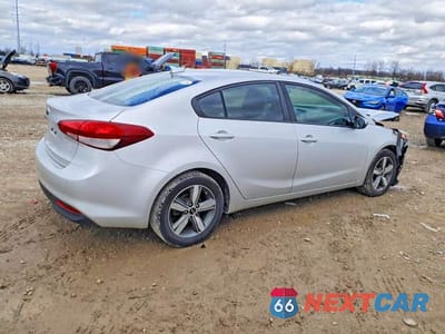 Trzecie zdjęcie samochodu z tyłu: 2018 KIA FORTE LX VIN:3KPFL4A71JE238761 - miniatura