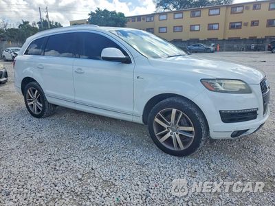 Czwarte zdjęcie samochodu z boku: 2015 AUDI Q7 PREMIUM PLUS VIN:WA1LGAFEXFD010337 - miniatura