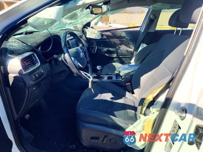 Zdjęcie 7 z 13 samochodu: 2019 KIA SORENTO VIN:5XYPGDA50KG494952 - miniatura