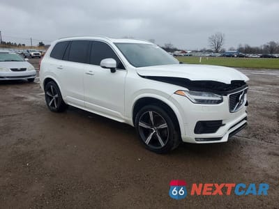 Czwarte zdjęcie samochodu z boku: 2016 VOLVO XC90 T6 VIN:YV4A22PM1G1067078 - miniatura