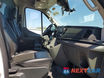 Piąte zdjęcie samochodu w środku: 2022 FORD TRANSIT DELIVERY TRUCK VIN:1FDBW5Z89NKA39724 - miniatura