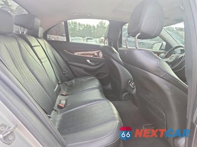Zdjęcie 10 z 11 samochodu: 2017 MERCEDES-BENZ E 300 4MATIC VIN:WDDZF4KBXHA215313 - miniatura
