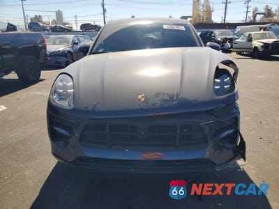 Piąte zdjęcie samochodu w środku: 2020 PORSCHE MACAN GTS VIN:WP1AG2A51LLB55521 - miniatura