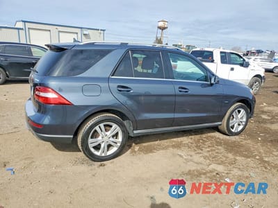 Trzecie zdjęcie samochodu z tyłu: 2012 MERCEDES-BENZ ML 350 4MATIC VIN:4JGDA5HB4CA031716 - miniatura
