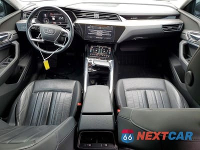 Zdjęcie 8 z 13 samochodu: 2021 AUDI E-TRON PREMIUM PLUS VIN:WA1LAAGE8MB000544 - miniatura