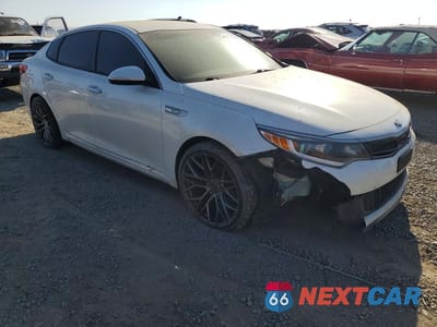 Czwarte zdjęcie samochodu z boku: 2017 KIA OPTIMA HYBRID PREMIUM VIN:KNAGT4LC3H5005482 - miniatura