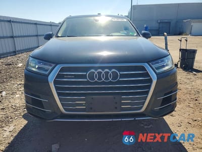 Piąte zdjęcie samochodu w środku: 2019 AUDI Q7 PREMIUM VIN:WA1AAAF71KD002373 - miniatura