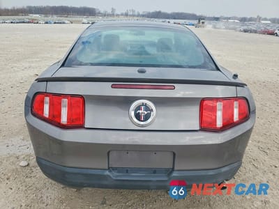 Zdjęcie 6 z 12 samochodu: 2010 FORD MUSTANG VIN:1ZVBP8AN6A5136065 - miniatura