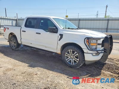 Czwarte zdjęcie samochodu z boku: 2023 FORD F150 SUPERCREW VIN:1FTEW1EP9PKF45208 - miniatura