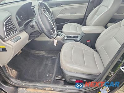 Zdjęcie 7 z 13 samochodu: 2017 HYUNDAI ELANTRA LIMITED VIN:KMHD84LF4HU070621 - miniatura