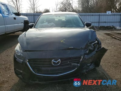 Piąte zdjęcie samochodu w środku: 2018 MAZDA 3 SPORT VIN:JM1BN1U72J1175790 - miniatura