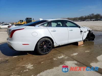 Trzecie zdjęcie samochodu z tyłu: 2019 JAGUAR XJ R - SPORT VIN:SAJXJ1CD0K8W20336 - miniatura
