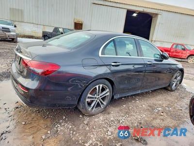 Trzecie zdjęcie samochodu z tyłu: 2022 MERCEDES-BENZ E 350 4MATIC VIN:W1KZF8EB5NB010152 - miniatura