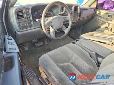 Zdjęcie 8 z 11 samochodu: 2005 CHEVROLET SILVERADO K2500 HEAVY DUTY VIN:1GCHK292X5E132190 - miniatura