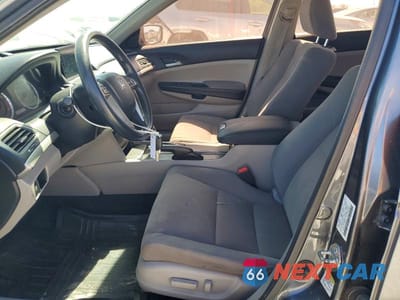 Zdjęcie 7 z 13 samochodu: 2011 HONDA ACCORD LXP VIN:1HGCP2F44BA038506 - miniatura