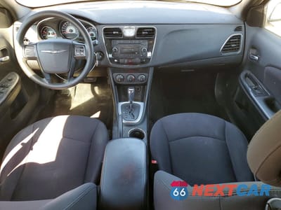 Zdjęcie 8 z 12 samochodu: 2013 CHRYSLER 200 LX VIN:1C3CCBAB2DN691948 - miniatura