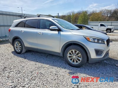 Czwarte zdjęcie samochodu z boku: 2016 KIA SORENTO LX VIN:5XYPG4A38GG051700 - miniatura
