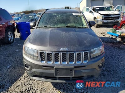 Piąte zdjęcie samochodu w środku: 2016 JEEP COMPASS LATITUDE VIN:1C4NJDEB5GD810389 - miniatura