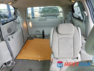 Zdjęcie 10 z 13 samochodu: 2005 DODGE GRAND CARAVAN SXT VIN:2D4GP44L95R275436 - miniatura