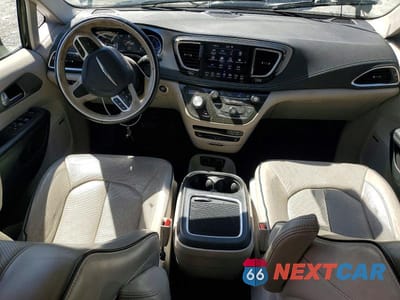 Zdjęcie 8 z 12 samochodu: 2018 CHRYSLER PACIFICA HYBRID LIMITED VIN:2C4RC1N76JR144881 - miniatura