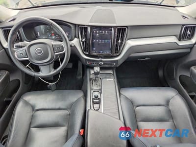 Zdjęcie 8 z 12 samochodu: 2019 VOLVO XC60 T5 VIN:LYV102RK5KB320103 - miniatura