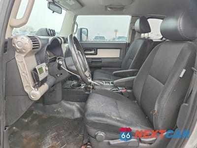 Zdjęcie 7 z 12 samochodu: 2007 TOYOTA FJ CRUISER VIN:JTEBU11F270051334 - miniatura