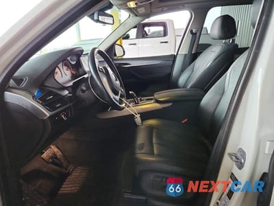 Zdjęcie 7 z 13 samochodu: 2014 BMW X5 XDRIVE35I VIN:5UXKR0C51E0K47863 - miniatura