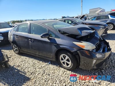 Czwarte zdjęcie samochodu z boku: 2013 TOYOTA PRIUS TWO VIN:JTDKN3DU0D5611549 - miniatura