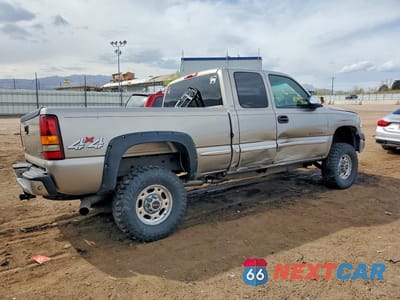 Trzecie zdjęcie samochodu z tyłu: 2002 GMC SIERRA K2500 HEAVY DUTY VIN:1GTHK29U32E289010 - miniatura