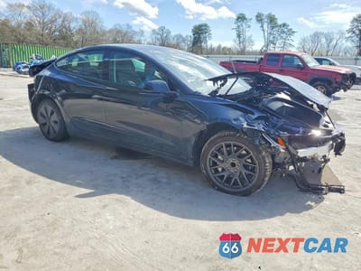 Czwarte zdjęcie samochodu z boku: 2025 TESLA MODEL 3 VIN:5YJ3E1EAXSF926092 - miniatura