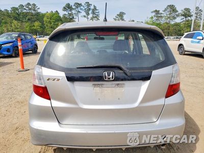 Zdjęcie 6 z 12 samochodu: 2013 HONDA FIT SPORT VIN:JHMGE8H50DC041035 - miniatura