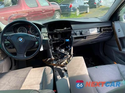 Zdjęcie 9 z 10 samochodu: 2006 BMW 530 I VIN:WBANE73536CM34294 - miniatura