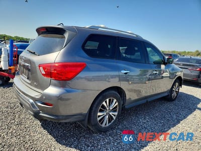 Trzecie zdjęcie samochodu z tyłu: 2018 NISSAN PATHFINDER S VIN:5N1DR2MN7JC665997 - miniatura