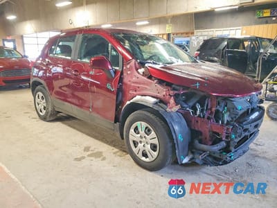 Czwarte zdjęcie samochodu z boku: 2017 CHEVROLET TRAX LS VIN:3GNCJKSB7HL238535 - miniatura