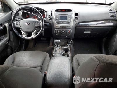 Zdjęcie 8 z 12 samochodu: 2015 KIA SORENTO VIN:5XYKTCA65FG559924 - miniatura