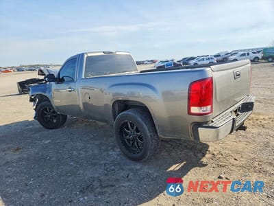 Drugie zdjęcie samochodu z przodu: 2007 GMC NEW SIERRA C1500 VIN:1GTEC14027Z590060 - miniatura