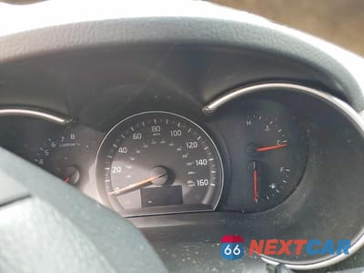 Zdjęcie 9 z 12 samochodu: 2011 KIA SORENTO VIN:5XYKTDA70FG646662 - miniatura