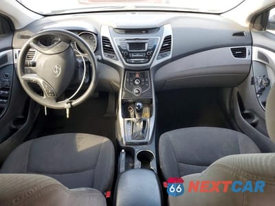 Zdjęcie 8 z 12 samochodu: 2016 HYUNDAI ELANTRA SE VIN:5NPDH4AE1GH703504 - miniatura
