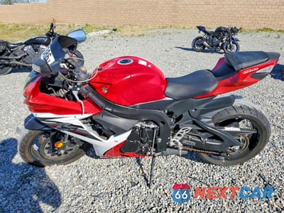 Trzecie zdjęcie samochodu z tyłu: 2013 SUZUKI GSX-R600 VIN:JS1GN7FA4D2101653 - miniatura