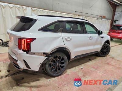 Trzecie zdjęcie samochodu z tyłu: 2021 KIA SORENTO SX VIN:5XYRKDLF0MG014215 - miniatura