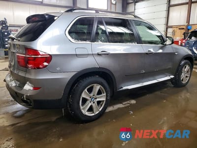 Trzecie zdjęcie samochodu z tyłu: 2011 BMW X5 XDRIVE50I VIN:5UXZV8C56BL420411 - miniatura