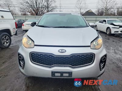 Piąte zdjęcie samochodu w środku: 2018 KIA SPORTAGE LX VIN:KNDPMCAC2J7426066 - miniatura