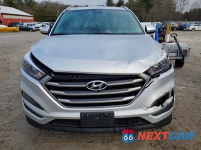 Piąte zdjęcie samochodu w środku: 2017 HYUNDAI TUCSON SE VIN:KM8J33A40HU398566 - miniatura