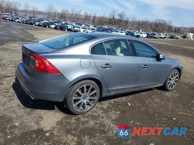 Trzecie zdjęcie samochodu z tyłu: 2018 VOLVO S60 PLATINUM VIN:LYV402TM6JB157676 - miniatura