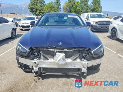 Piąte zdjęcie samochodu w środku: 2021 MERCEDES-BENZ E 350 VIN:W1KZF8DB0MA967701 - miniatura